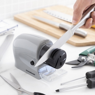 https://www.bigbuy.eu/2203442-product_card/6-in-1-multipurpose-electric-sharpener-esharp-innovagoods_298863.jpg