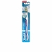 Escova de Dentes Oral-B Expert Crossaction 1 Unidade