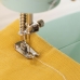 Портативная швейная минимашина со светодиодной подсветкой, нитеобрезателем и принадлежностями Sewny InnovaGoods Modelo Sewny (Пе
