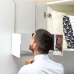 InnovaGoods Miroir de maquillage éclairé Miroir de salle de bain avec design pliant et vue